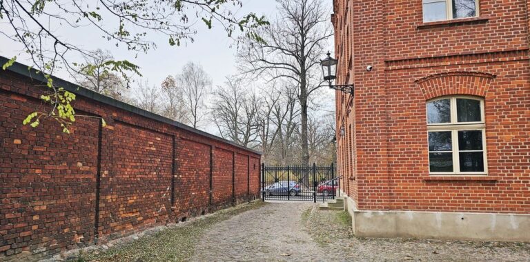 2-pokojowe M na Parterze Zabytkowej Kamienicy przy Parku +OGRÓD !!! - zdjęcie 16