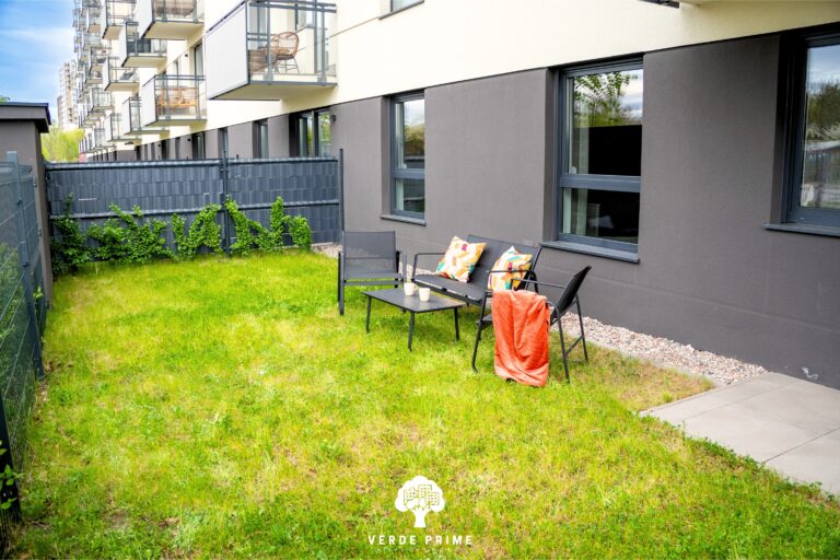 Apartament z Ogródkiem, spacerem nad morzem – 62m² funkcjonalnej przestrzeni - zdjęcie 9